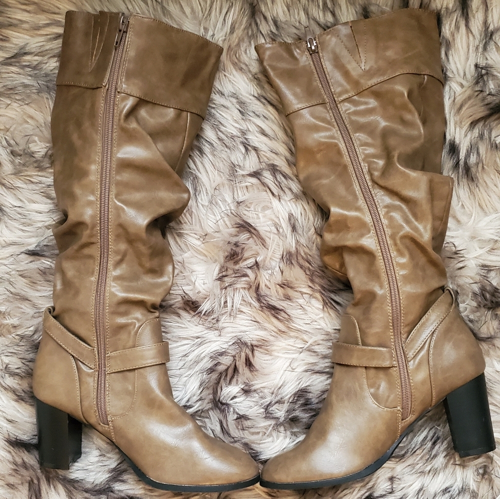Jaclyn Smith Brown boots with heel